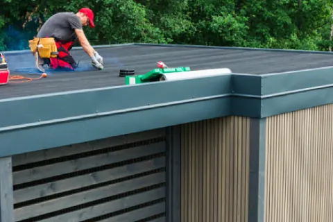 en utilisant une clé sur les